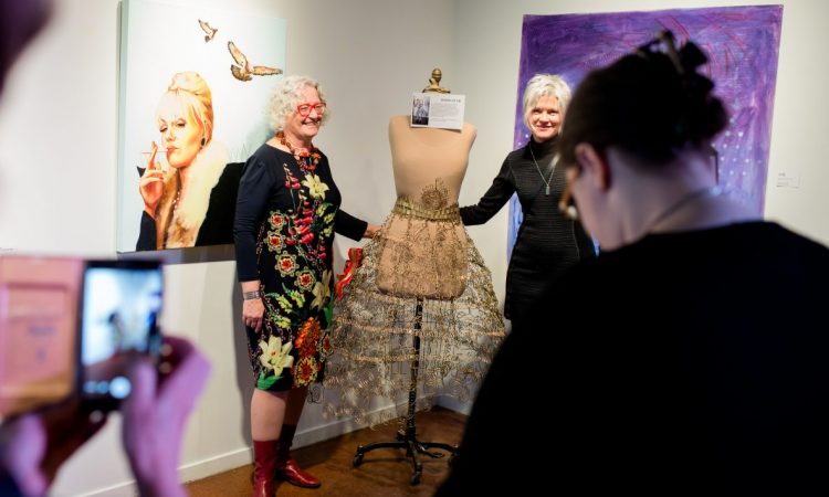 2017 Honorary Skirt, Linda Duncan, and Skirt Design Competition winner, Jane Kline, perform the Skirt Cutting Ceremony, Opening Ceremonies 2017. Photo by Brittany Paige Balser.